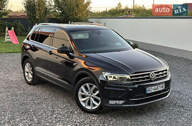 Внедорожник / Кроссовер Volkswagen Tiguan 2017 в Ужгороде
