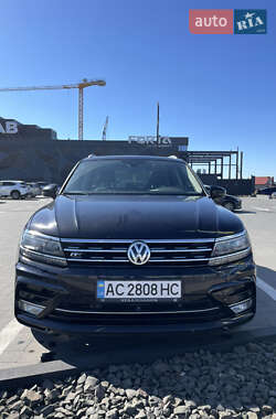Внедорожник / Кроссовер Volkswagen Tiguan 2016 в Луцке