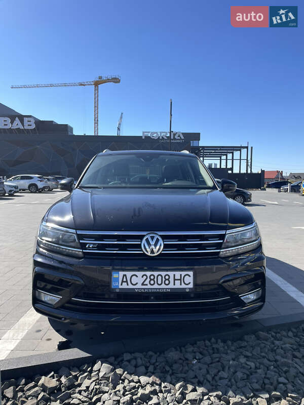 Внедорожник / Кроссовер Volkswagen Tiguan 2016 в Луцке