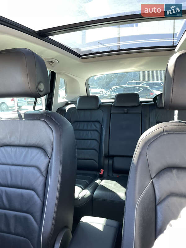 Внедорожник / Кроссовер Volkswagen Tiguan 2016 в Луцке