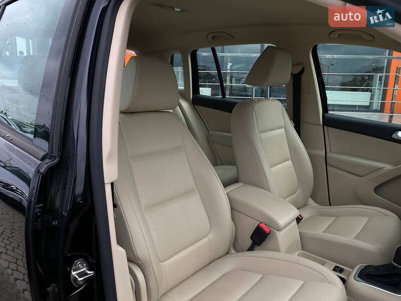 Внедорожник / Кроссовер Volkswagen Tiguan 2015 в Львове