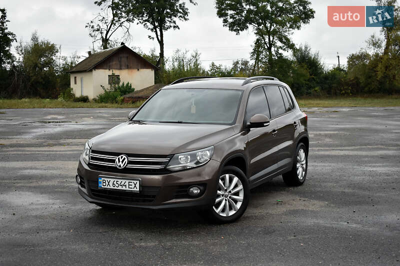 Внедорожник / Кроссовер Volkswagen Tiguan 2012 в Хмельницком