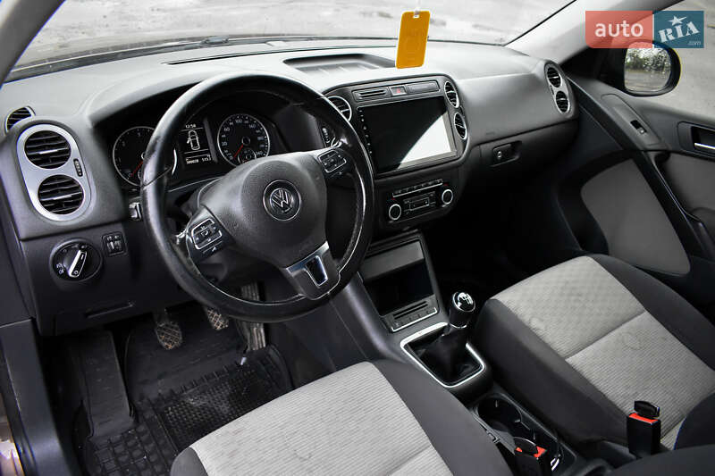 Внедорожник / Кроссовер Volkswagen Tiguan 2012 в Хмельницком