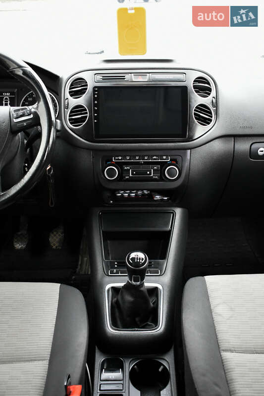 Внедорожник / Кроссовер Volkswagen Tiguan 2012 в Хмельницком