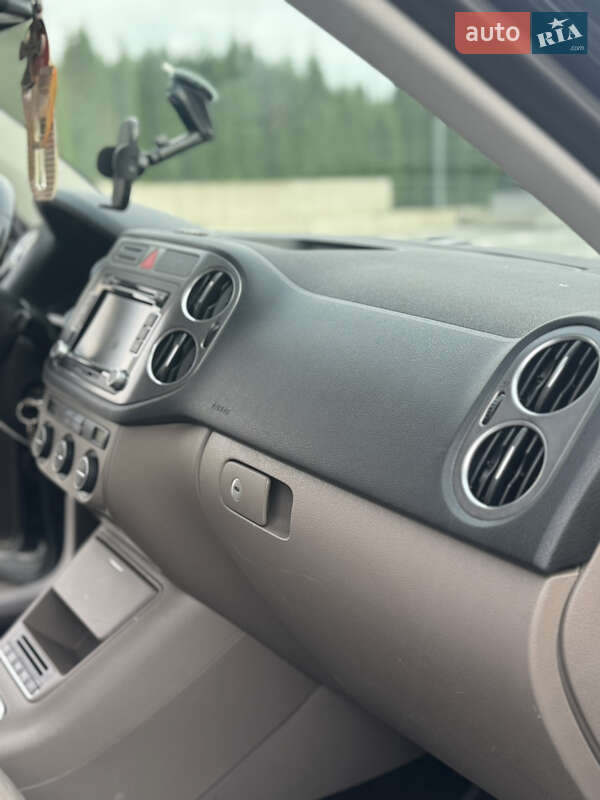Внедорожник / Кроссовер Volkswagen Tiguan 2009 в Ровно