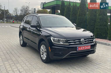 Внедорожник / Кроссовер Volkswagen Tiguan 2017 в Кременчуге