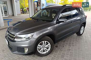 Внедорожник / Кроссовер Volkswagen Tiguan 2016 в Николаеве