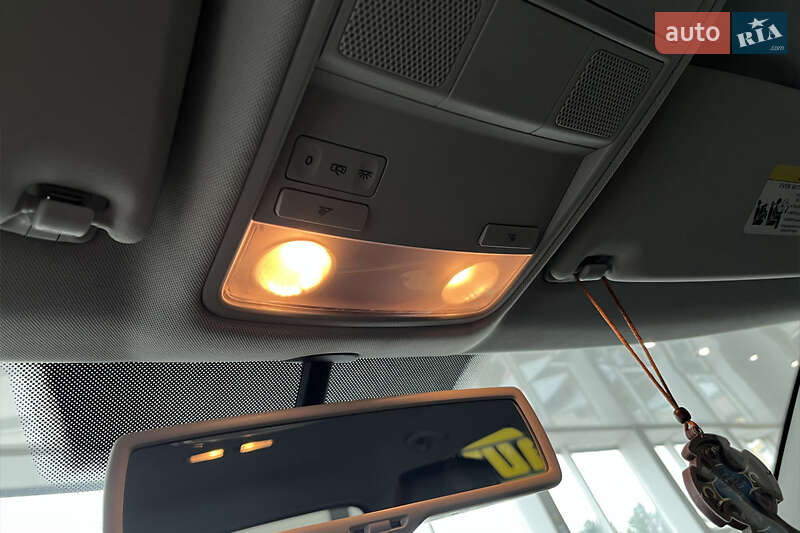 Внедорожник / Кроссовер Volkswagen Tiguan 2016 в Шептицькому