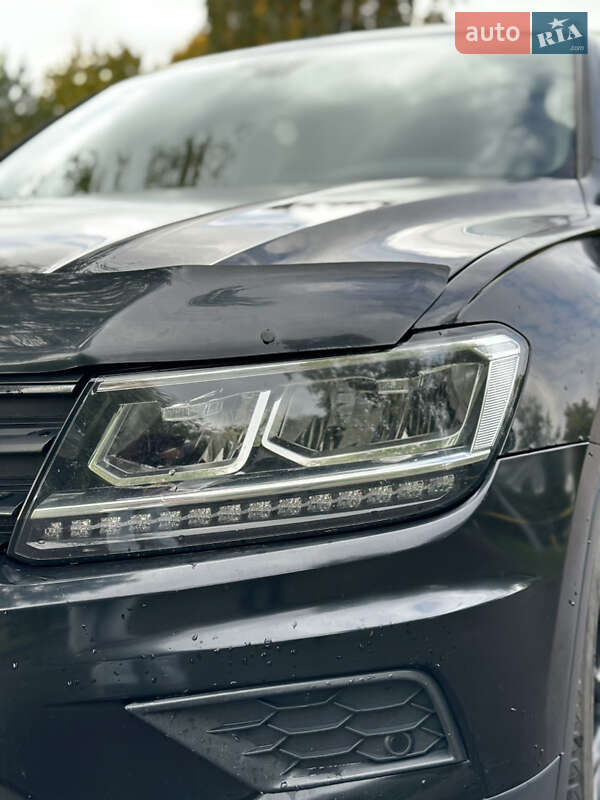 Внедорожник / Кроссовер Volkswagen Tiguan 2017 в Ровно