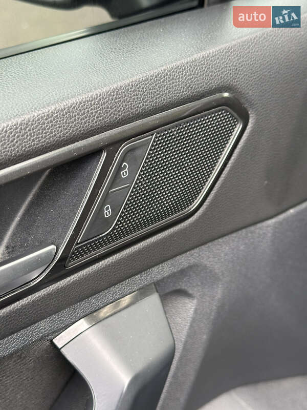 Внедорожник / Кроссовер Volkswagen Tiguan 2017 в Ровно