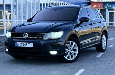 Позашляховик / Кросовер Volkswagen Tiguan 2017 в Одесі