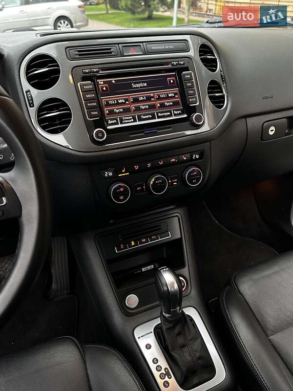 Позашляховик / Кросовер Volkswagen Tiguan 2015 в Києві