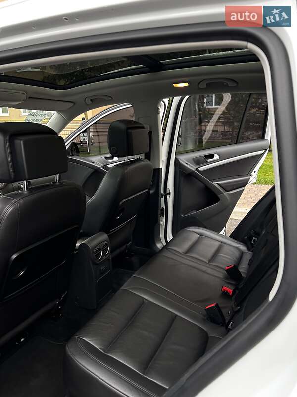 Позашляховик / Кросовер Volkswagen Tiguan 2015 в Києві