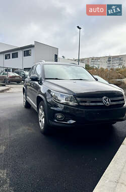 Внедорожник / Кроссовер Volkswagen Tiguan 2015 в Львове