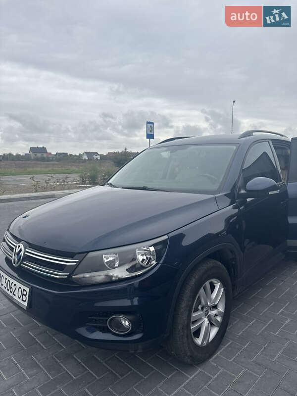 Позашляховик / Кросовер Volkswagen Tiguan 2015 в Красному
