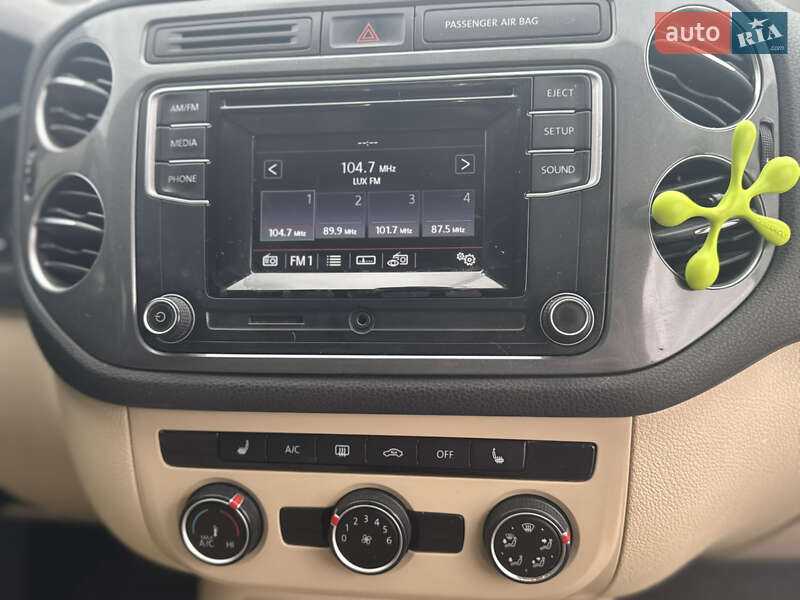 Позашляховик / Кросовер Volkswagen Tiguan 2015 в Красному