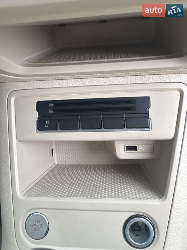 Позашляховик / Кросовер Volkswagen Tiguan 2015 в Красному