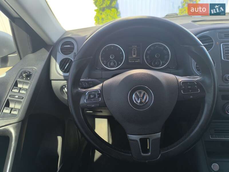 Внедорожник / Кроссовер Volkswagen Tiguan 2016 в Жмеринке