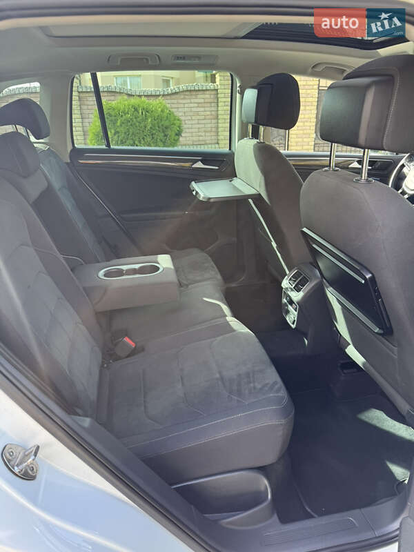 Внедорожник / Кроссовер Volkswagen Tiguan 2017 в Черновцах фото 26 Внедорожник / Кроссовер Volkswagen Tiguan 2017 в Черновцах