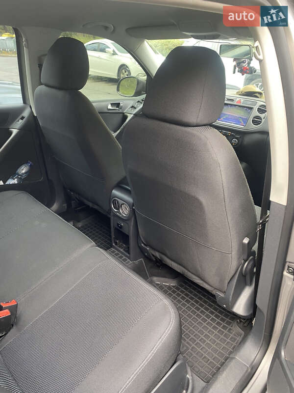 Внедорожник / Кроссовер Volkswagen Tiguan 2008 в Обухове