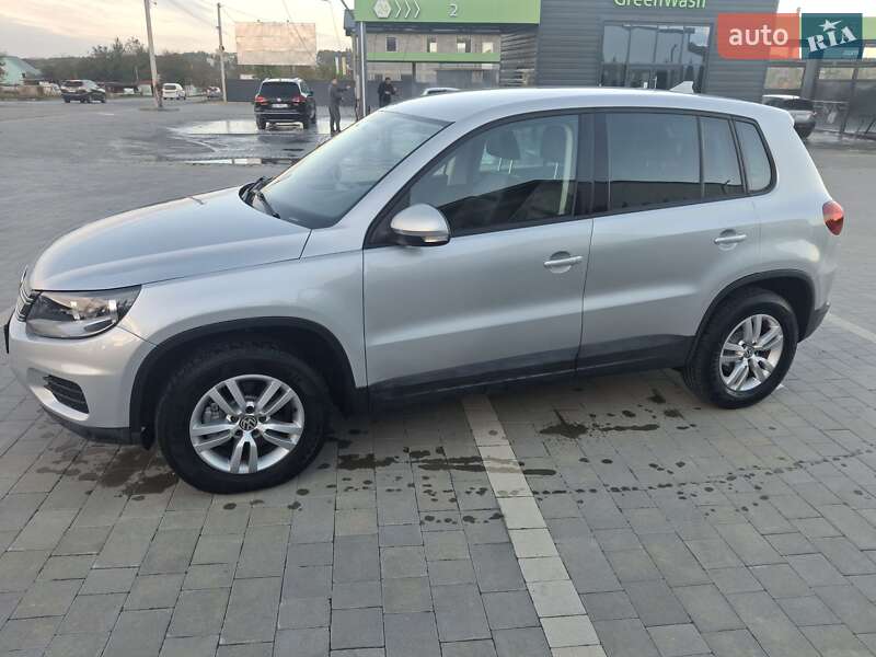 Позашляховик / Кросовер Volkswagen Tiguan 2011 в Кам'янець-Подільському