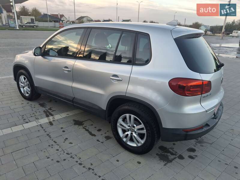 Позашляховик / Кросовер Volkswagen Tiguan 2011 в Кам'янець-Подільському