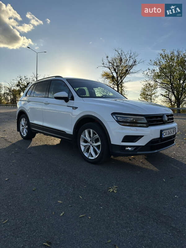 Позашляховик / Кросовер Volkswagen Tiguan 2017 в Тальному
