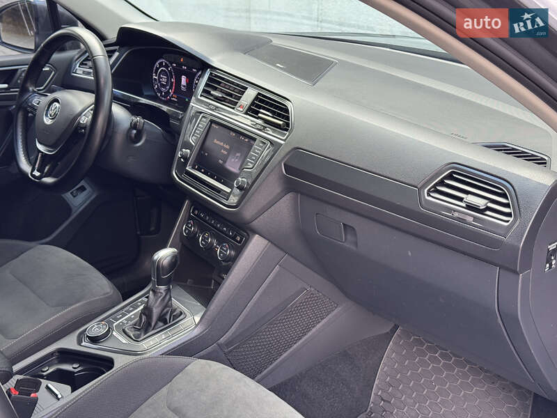 Внедорожник / Кроссовер Volkswagen Tiguan 2017 в Запорожье