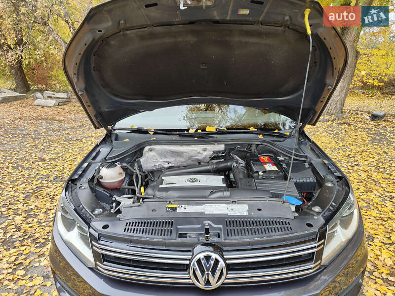 Внедорожник / Кроссовер Volkswagen Tiguan 2016 в Кривом Роге
