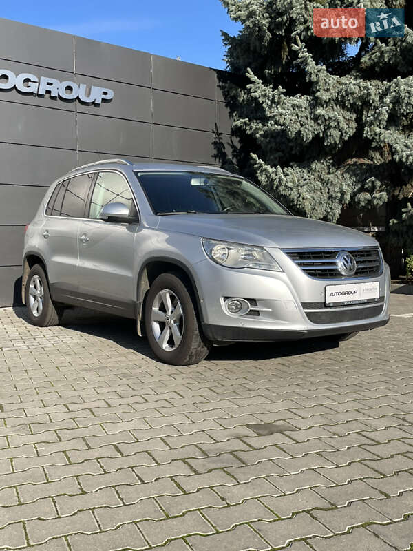 Позашляховик / Кросовер Volkswagen Tiguan 2010 в Одесі