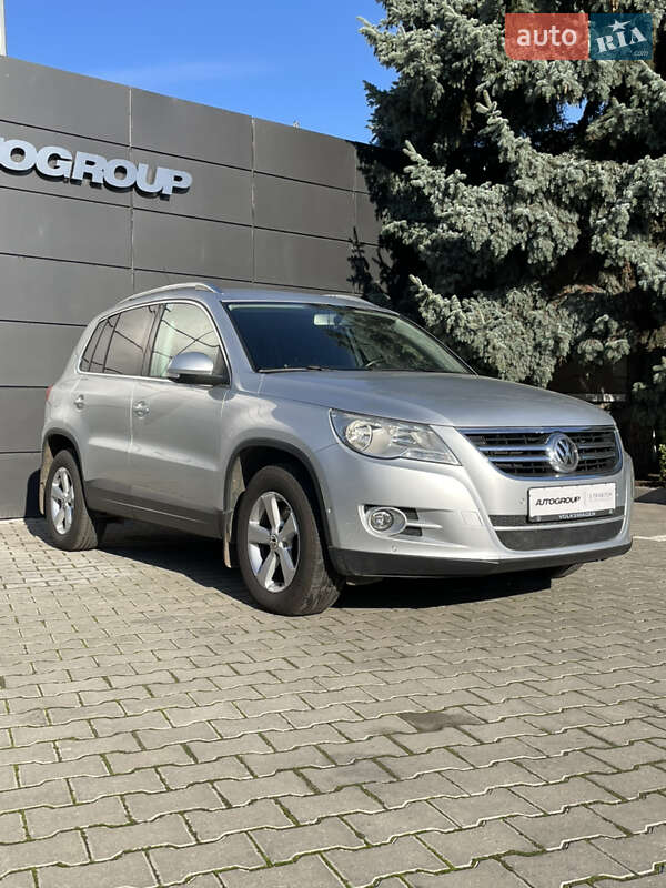 Позашляховик / Кросовер Volkswagen Tiguan 2010 в Одесі