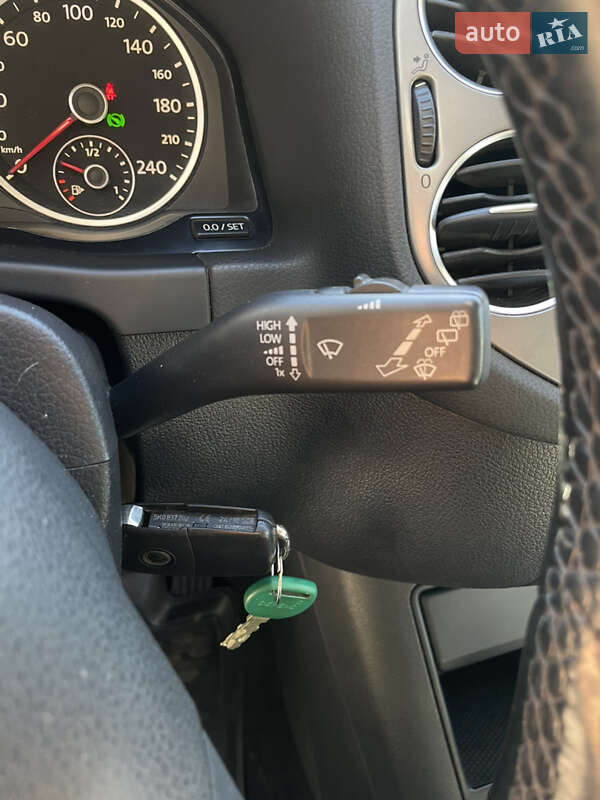 Позашляховик / Кросовер Volkswagen Tiguan 2010 в Одесі