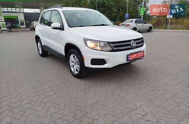 Позашляховик / Кросовер Volkswagen Tiguan 2016 в Києві