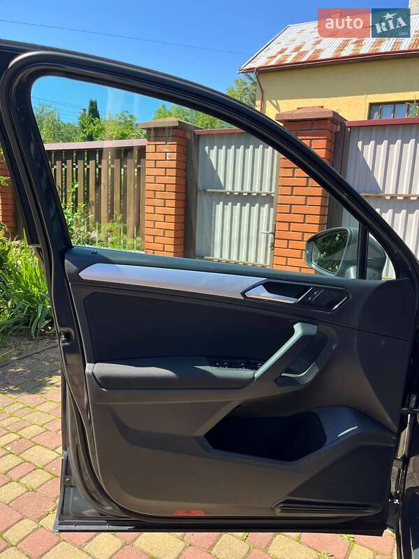 Внедорожник / Кроссовер Volkswagen Tiguan 2018 в Львове