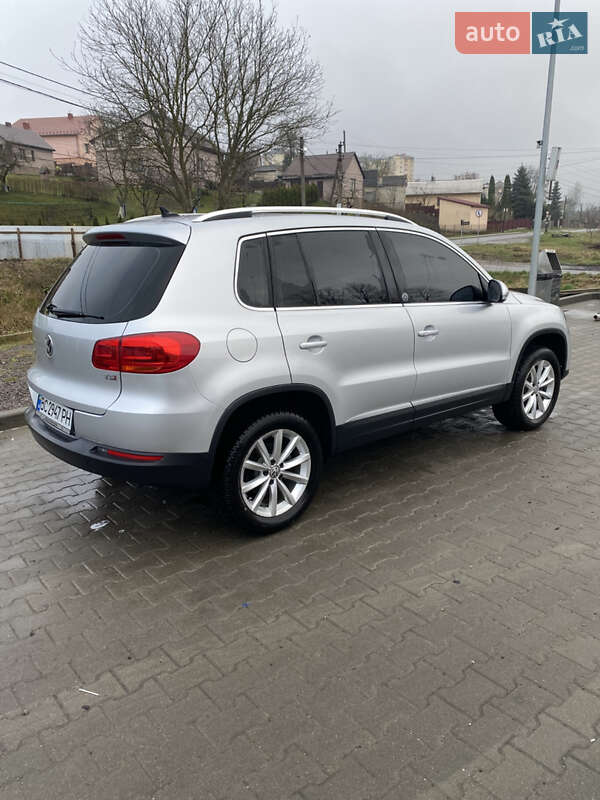 Внедорожник / Кроссовер Volkswagen Tiguan 2016 в Львове