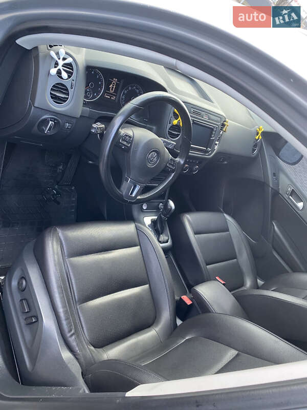 Внедорожник / Кроссовер Volkswagen Tiguan 2016 в Львове