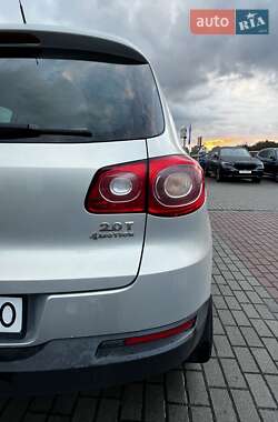 Внедорожник / Кроссовер Volkswagen Tiguan 2010 в 
