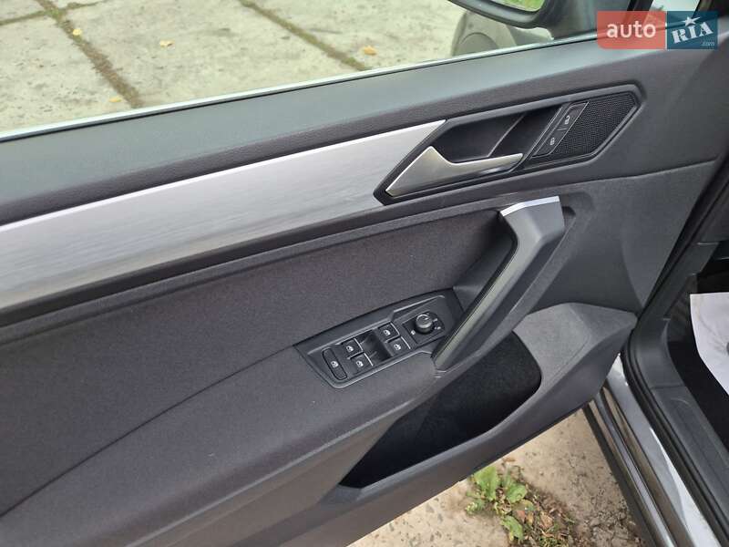 Позашляховик / Кросовер Volkswagen Tiguan 2019 в Стрию
