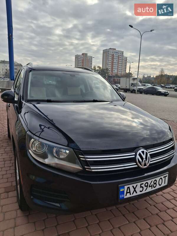 Внедорожник / Кроссовер Volkswagen Tiguan 2017 в Харькове
