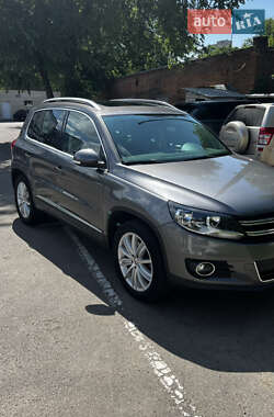 Внедорожник / Кроссовер Volkswagen Tiguan 2011 в Николаеве