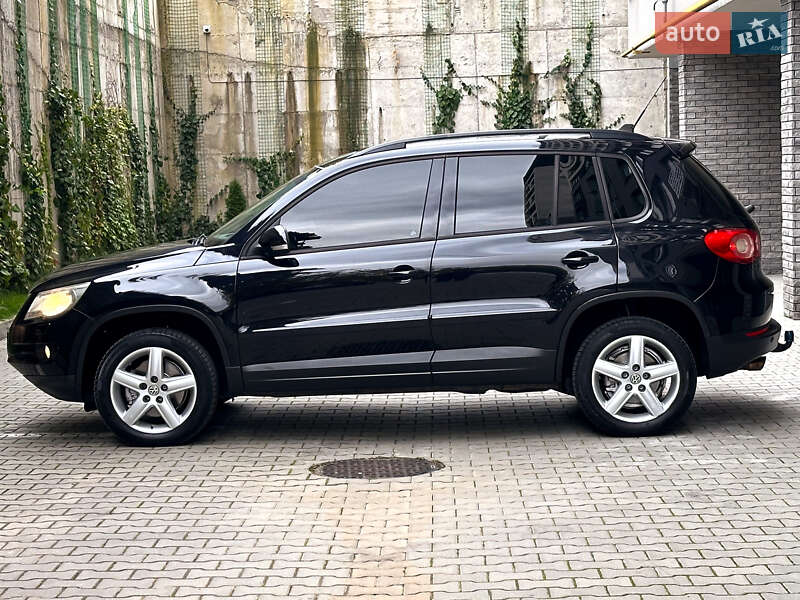 Позашляховик / Кросовер Volkswagen Tiguan 2009 в Хмельницькому