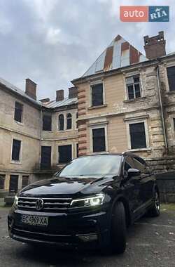 Внедорожник / Кроссовер Volkswagen Tiguan 2018 в Львове