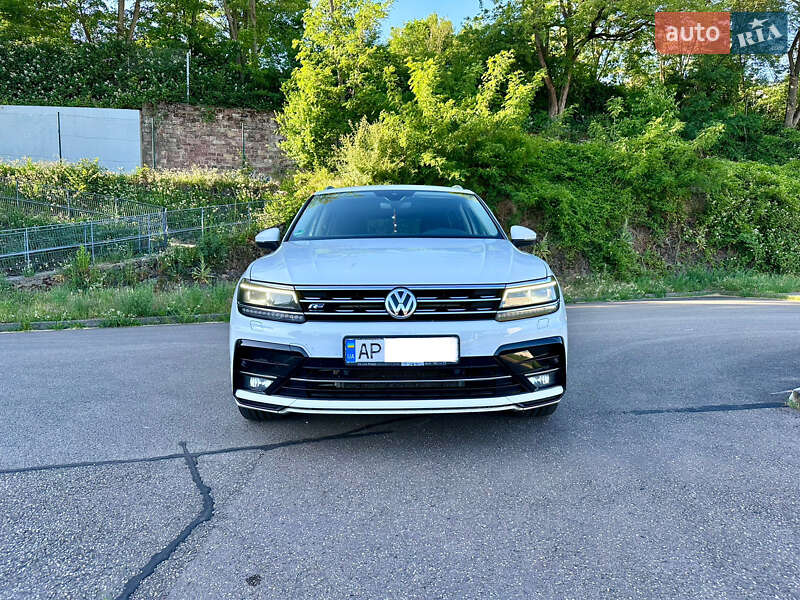 Внедорожник / Кроссовер Volkswagen Tiguan 2017 в Киеве
