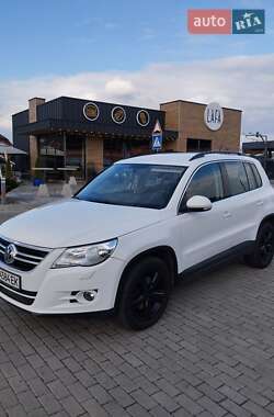 Позашляховик / Кросовер Volkswagen Tiguan 2010 в Луцьку