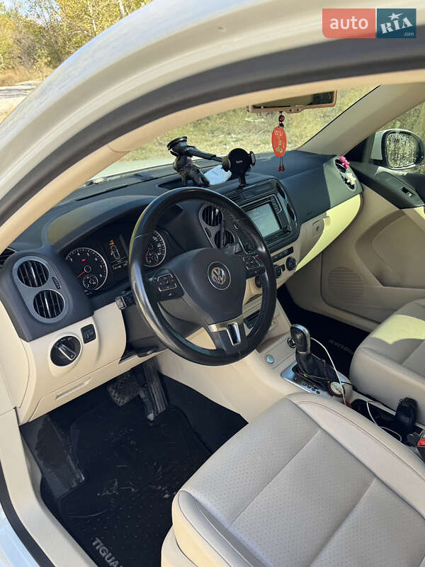 Позашляховик / Кросовер Volkswagen Tiguan 2017 в Кам'янському