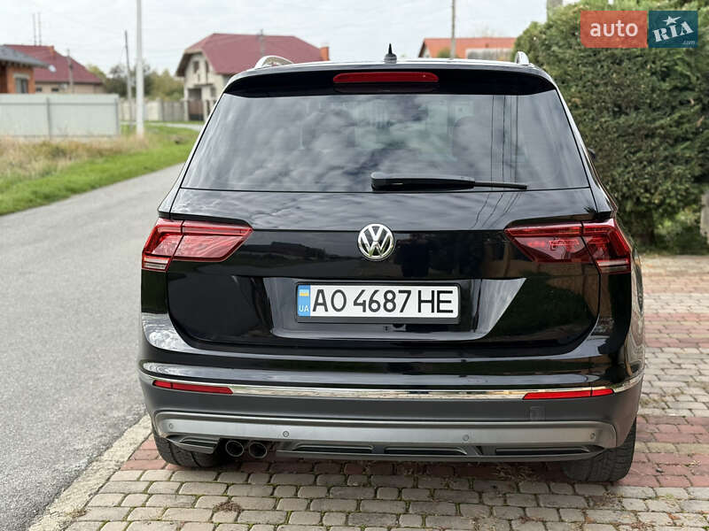 Внедорожник / Кроссовер Volkswagen Tiguan 2017 в Ужгороде