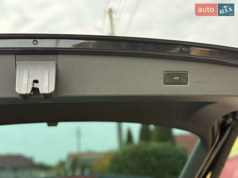 Внедорожник / Кроссовер Volkswagen Tiguan 2017 в Ужгороде