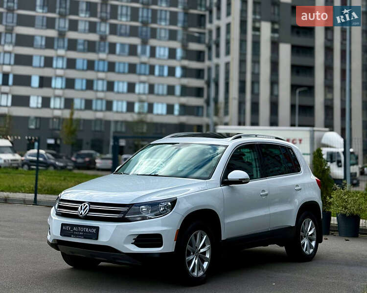 Позашляховик / Кросовер Volkswagen Tiguan 2016 в Києві