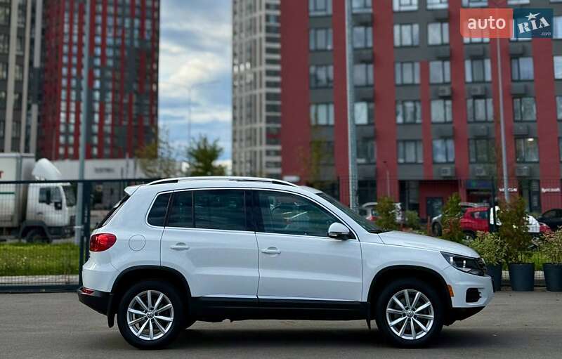 Позашляховик / Кросовер Volkswagen Tiguan 2016 в Києві