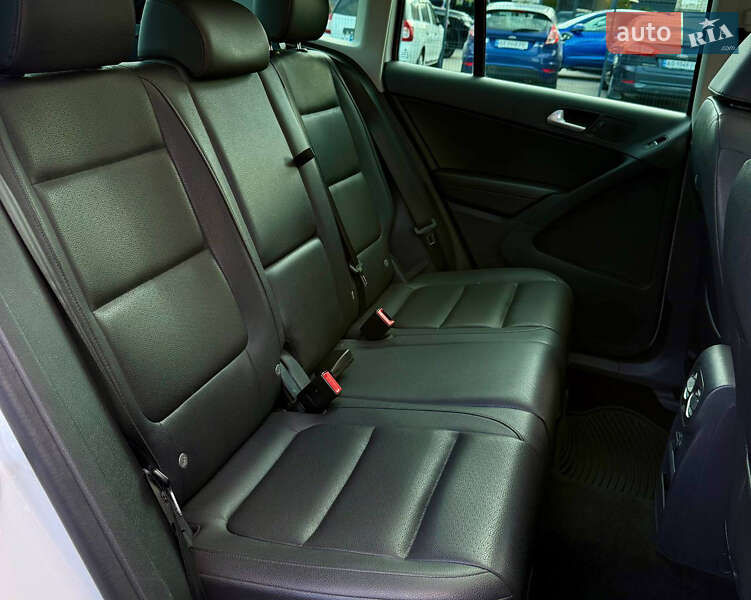 Позашляховик / Кросовер Volkswagen Tiguan 2016 в Києві